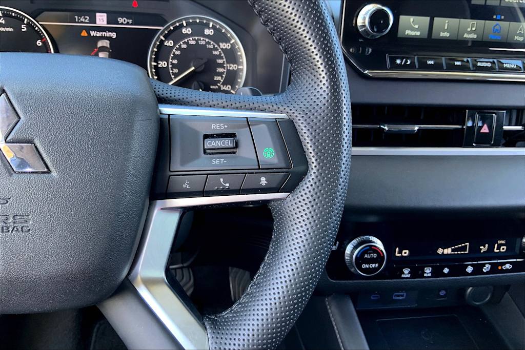 2024 Mitsubishi Outlander SE 24