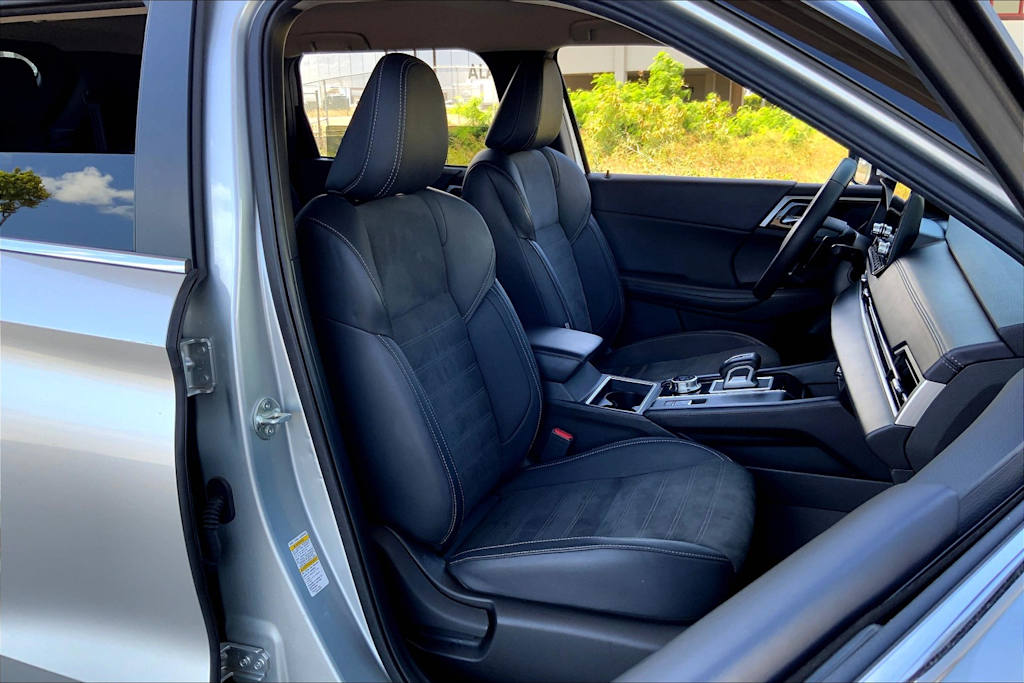 2024 Mitsubishi Outlander SE 11
