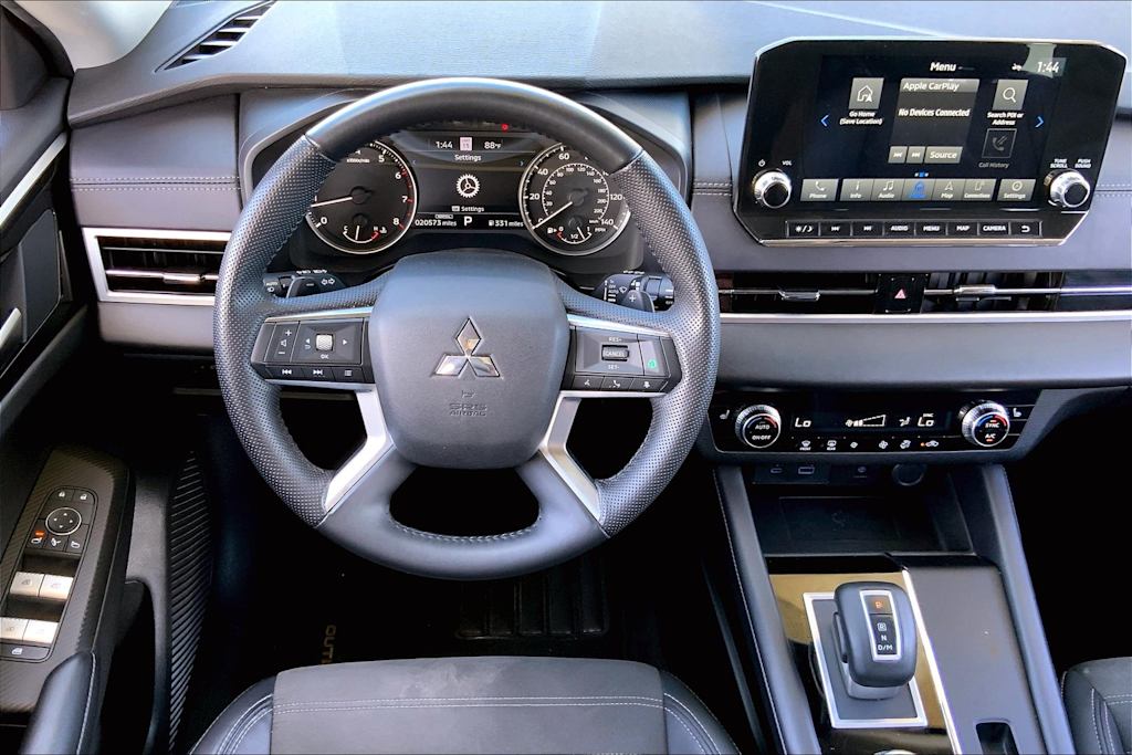 2024 Mitsubishi Outlander SE 13