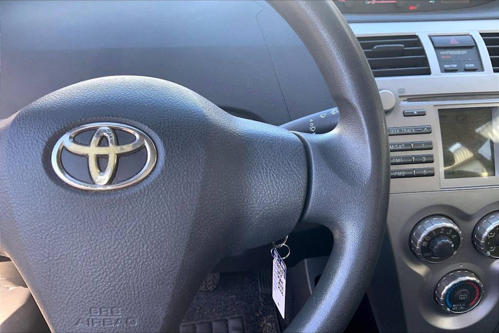 Thumbnail: 2010 Toyota Yaris - 25