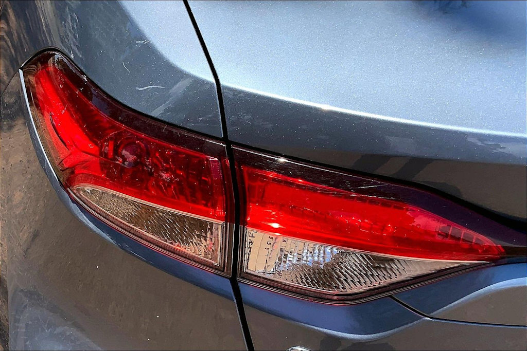 Thumbnail: 2022 Toyota Corolla - 32