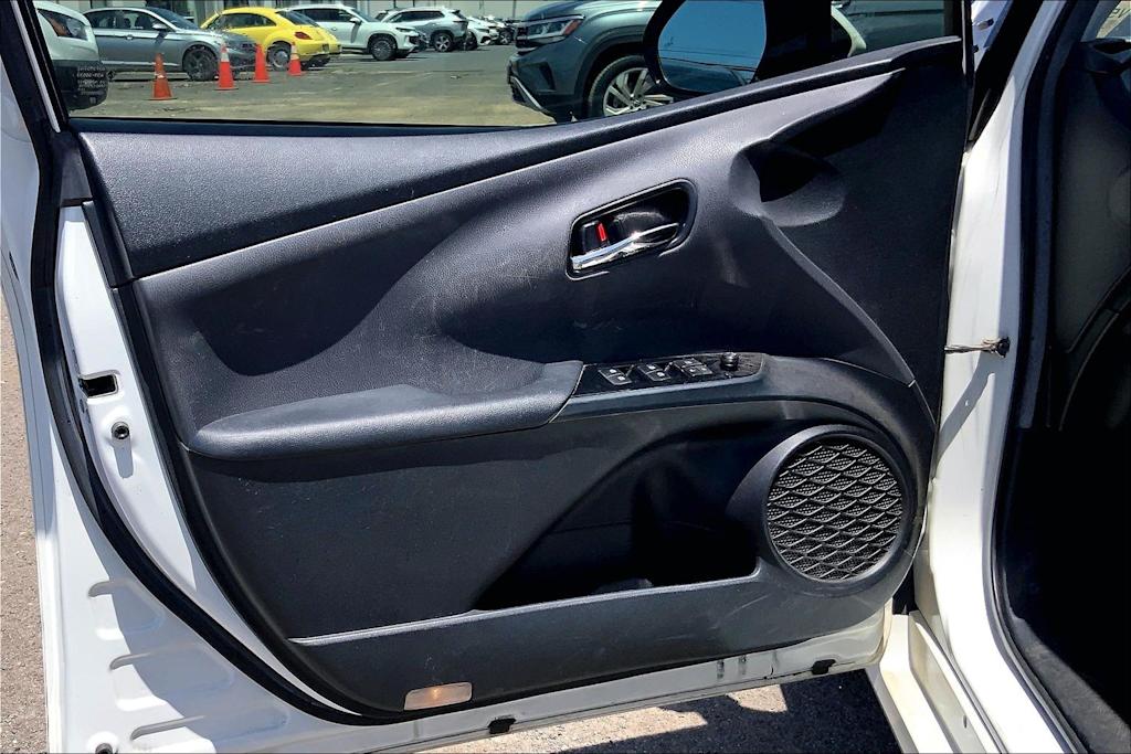 Thumbnail: 2018 Toyota Prius - 28