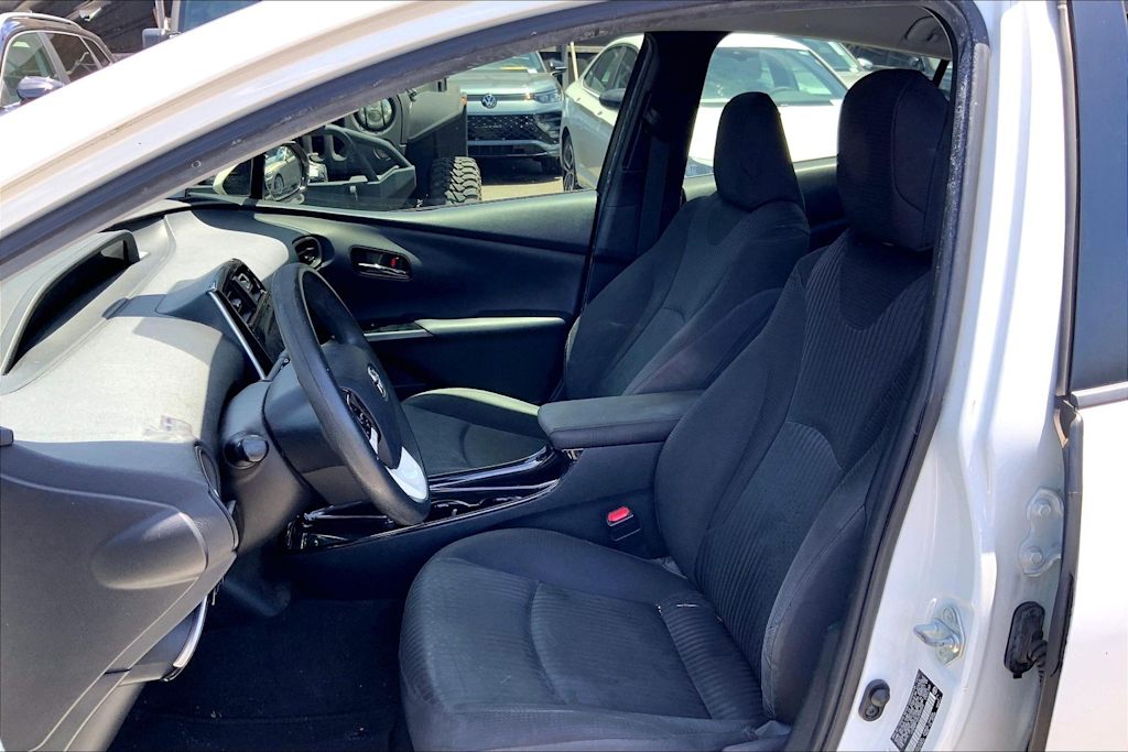 Thumbnail: 2018 Toyota Prius - 11