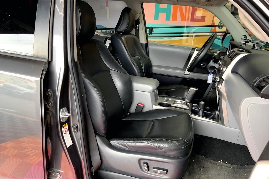 Thumbnail: 2011 Toyota 4Runner - 11