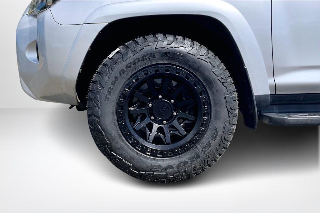 Thumbnail: 2017 Toyota 4Runner - 8