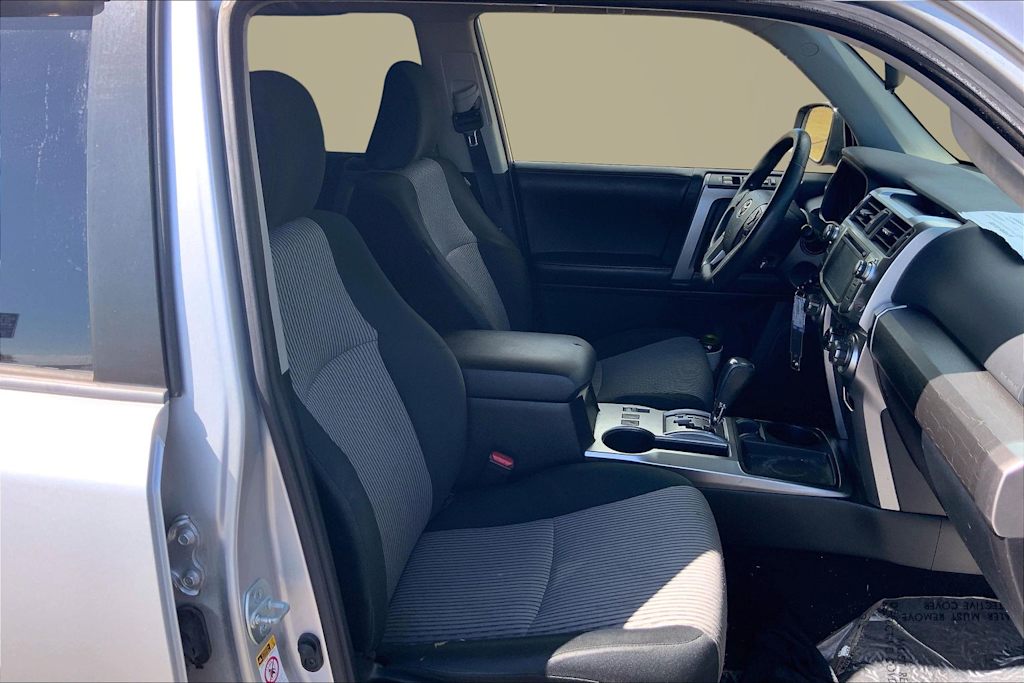 Thumbnail: 2017 Toyota 4Runner - 12