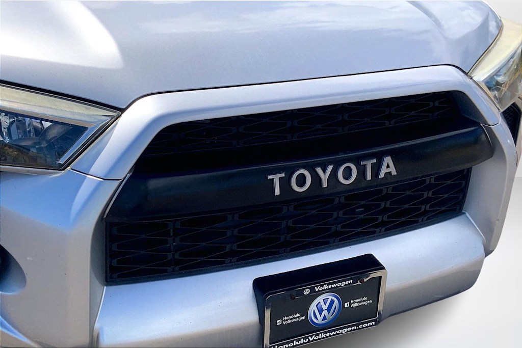 Thumbnail: 2017 Toyota 4Runner - 33
