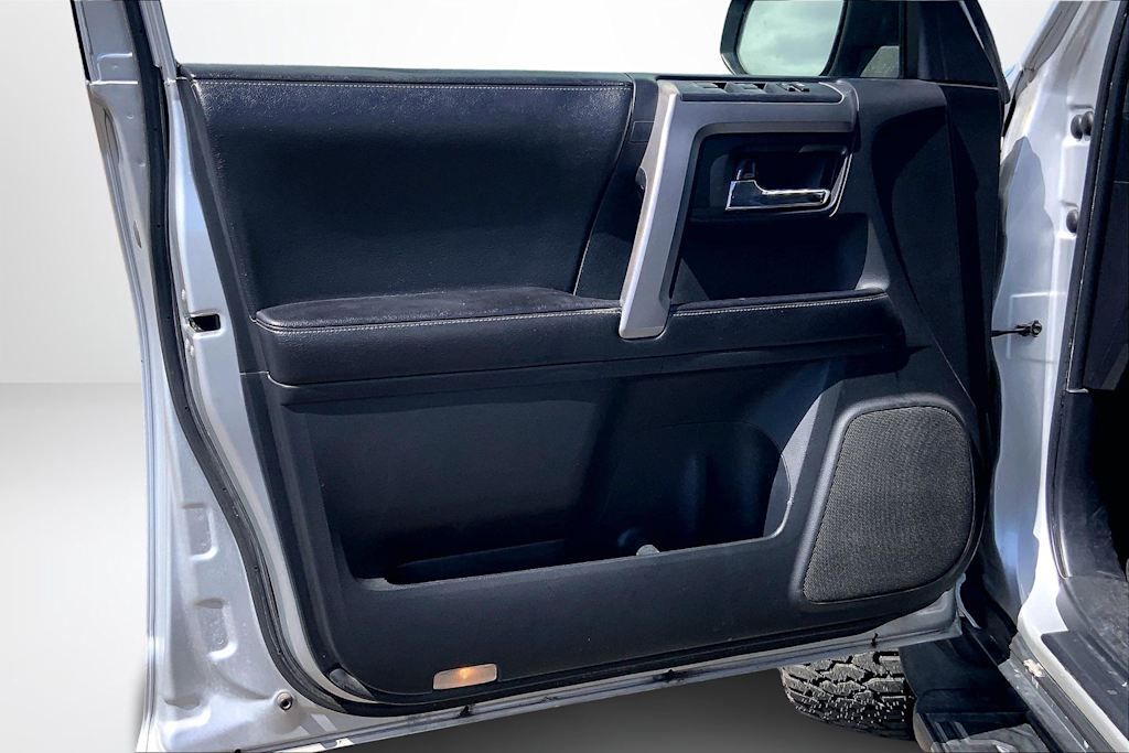 Thumbnail: 2017 Toyota 4Runner - 27