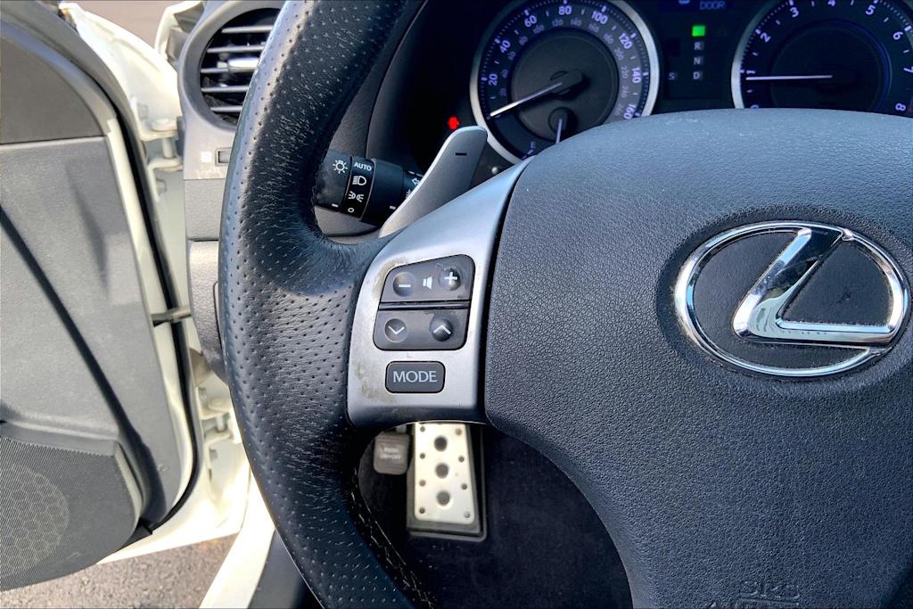 Thumbnail: 2011 Lexus IS - 24