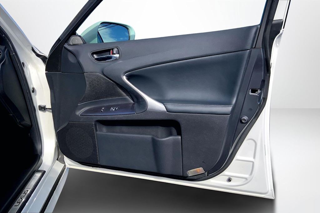 Thumbnail: 2011 Lexus IS - 28