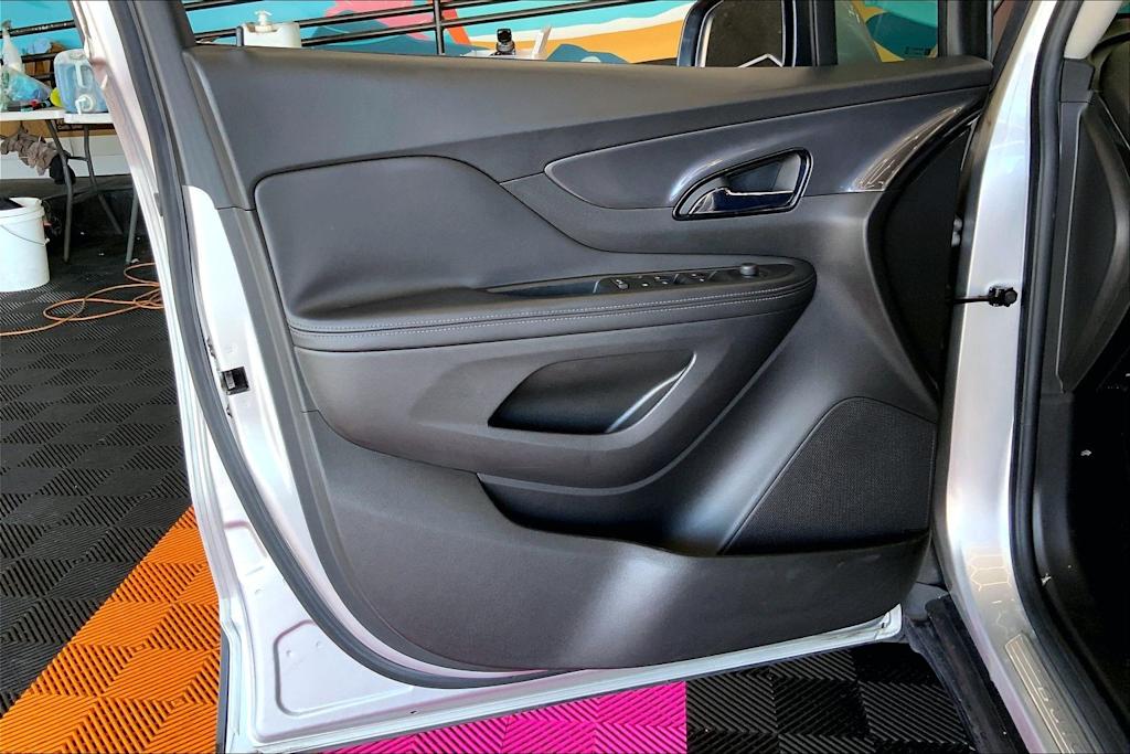 Thumbnail: 2018 Buick Encore - 28