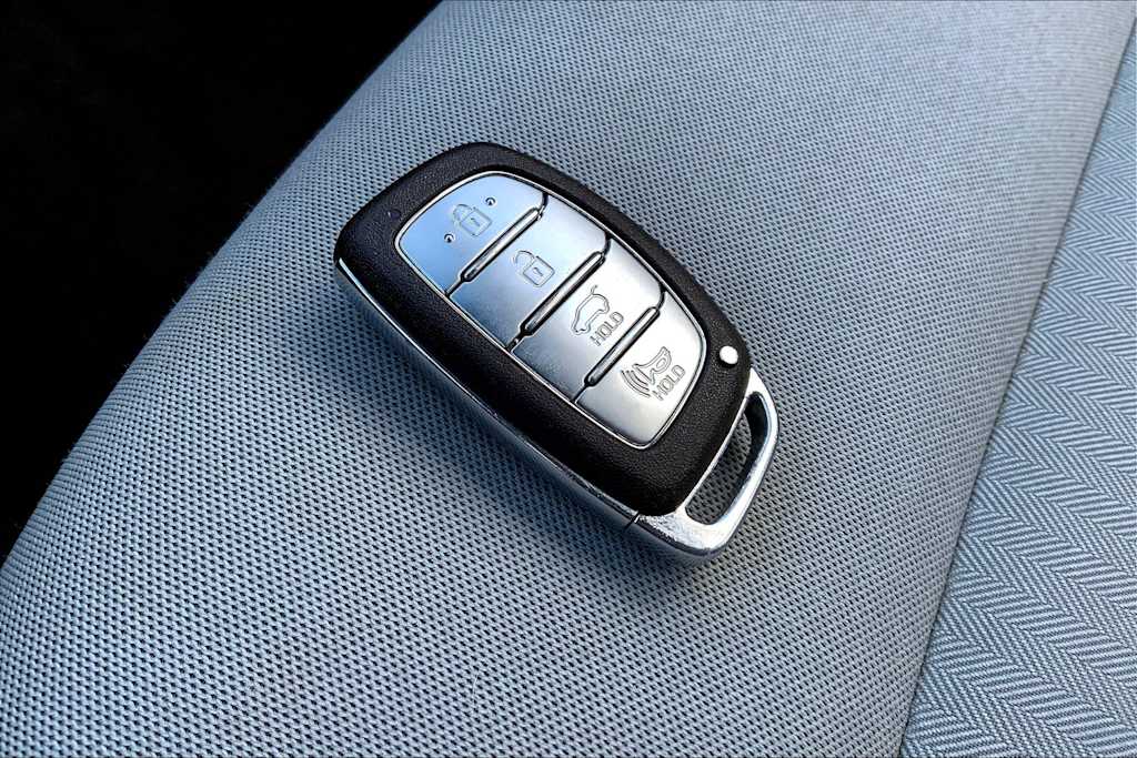 Thumbnail: 2022 Hyundai Ioniq - 19