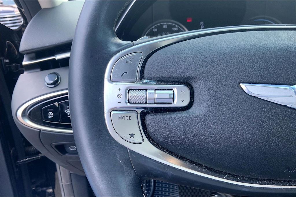 Thumbnail: 2022 Genesis GV70 - 25