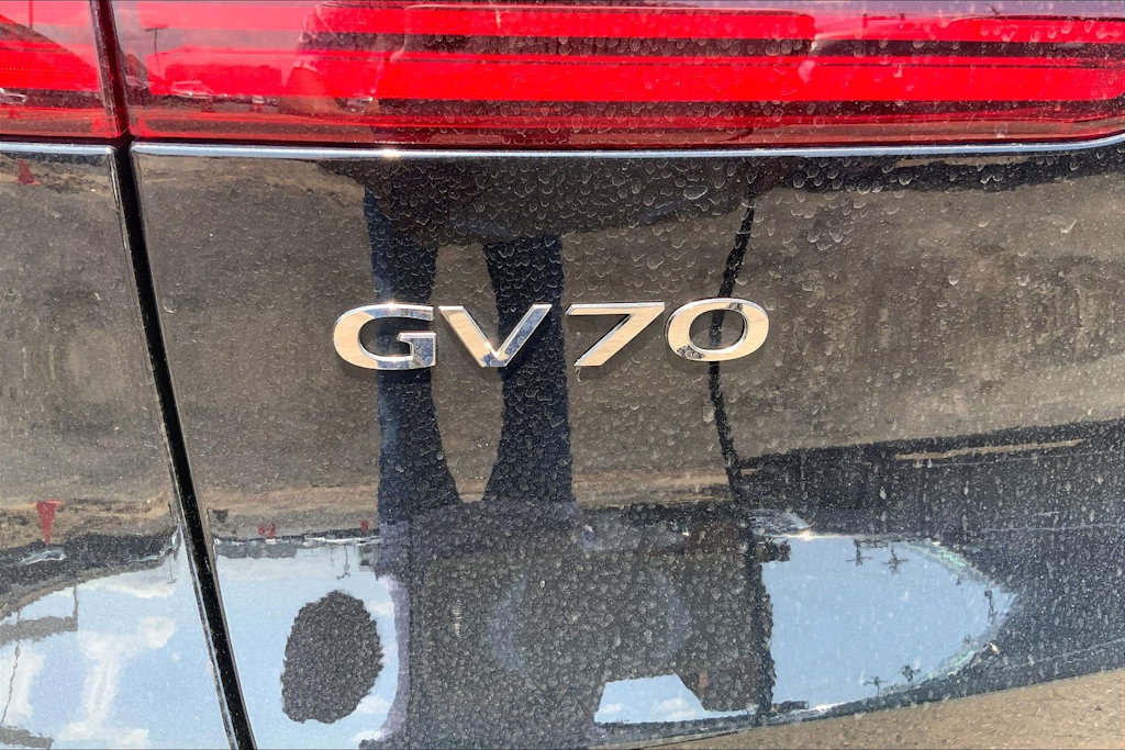 Thumbnail: 2022 Genesis GV70 - 7