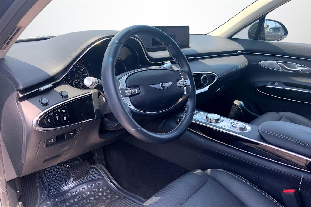 Thumbnail: 2022 Genesis GV70 - 2