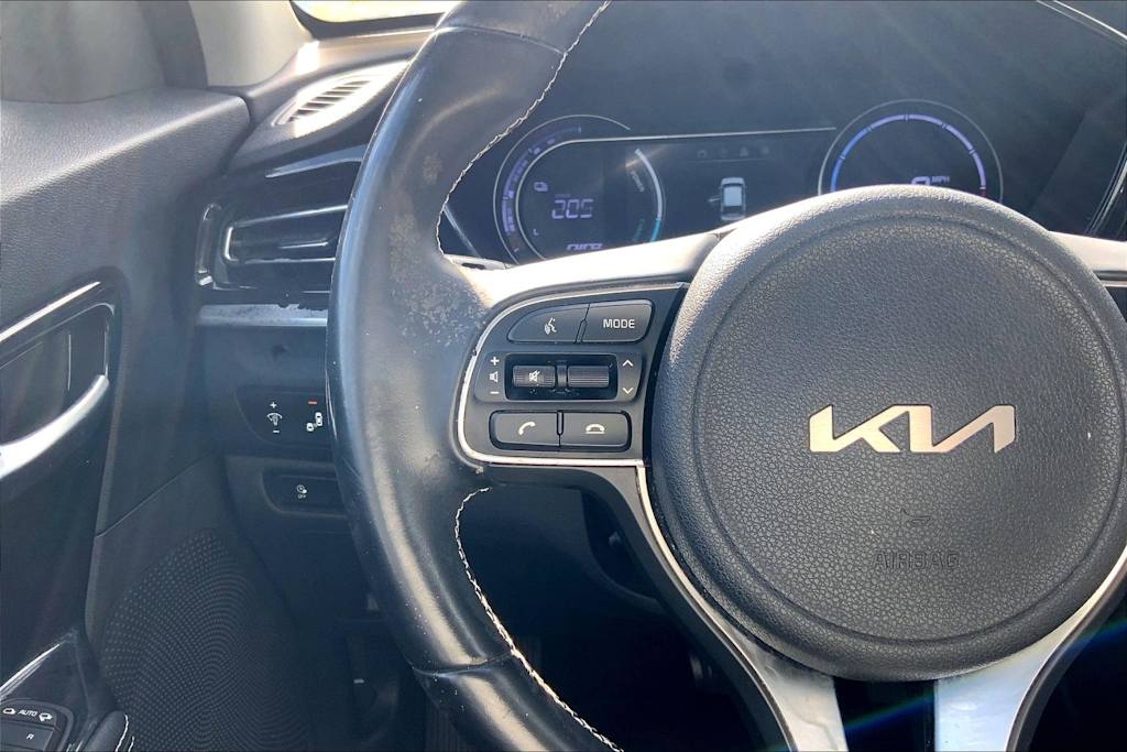 Thumbnail: 2022 Kia Niro - 24