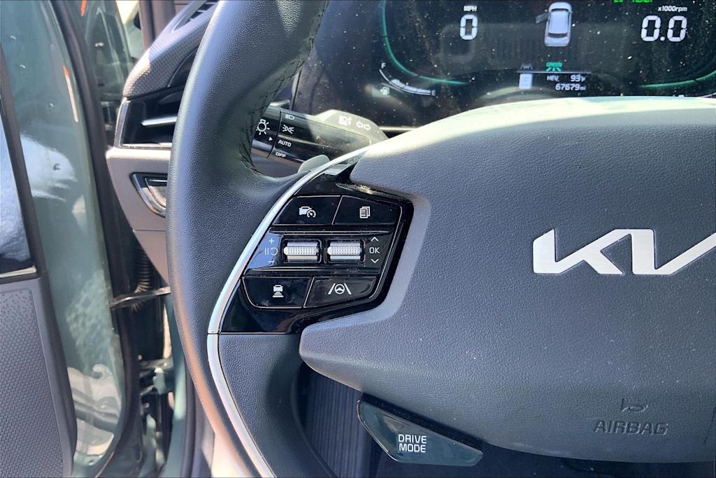 Thumbnail: 2023 Kia Niro - 25