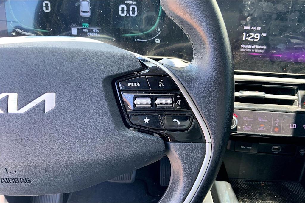 Thumbnail: 2023 Kia Niro - 26