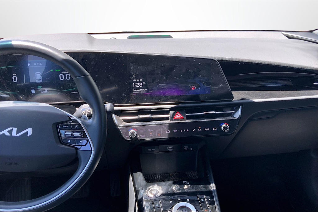 Thumbnail: 2023 Kia Niro - 15