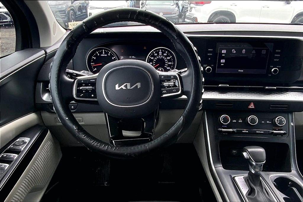Thumbnail: 2023 Kia Carnival - 14