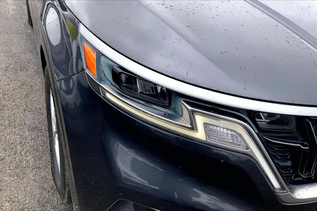 Thumbnail: 2023 Kia Carnival - 31