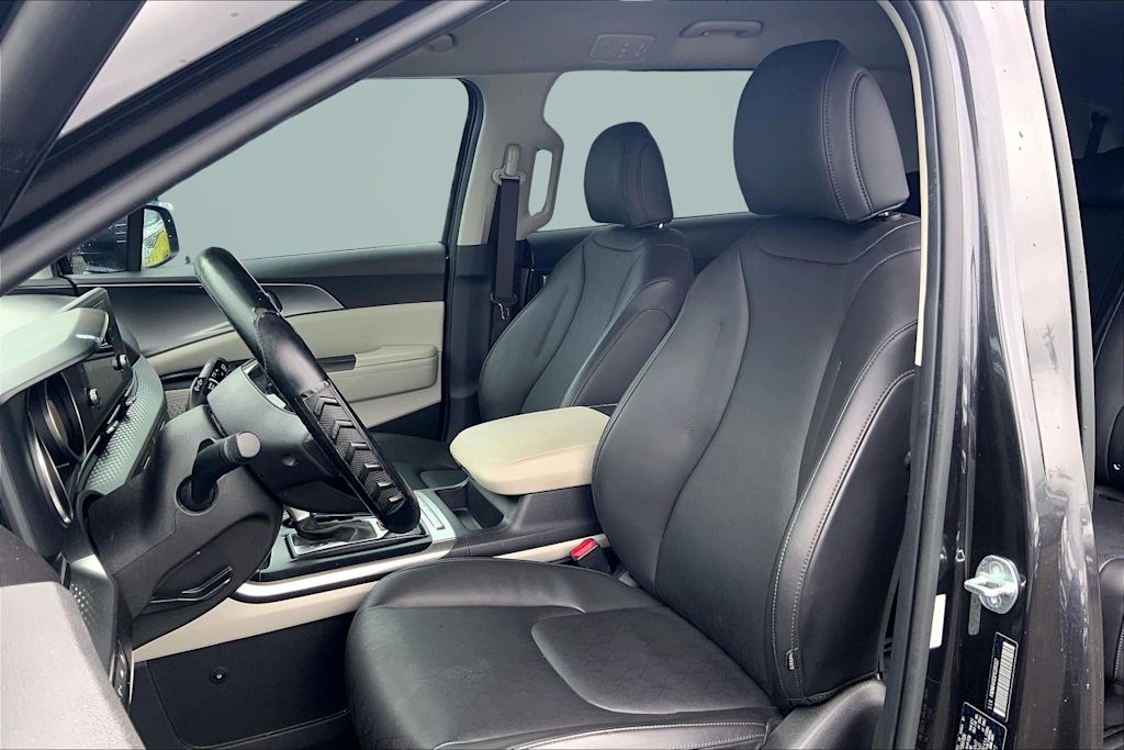 Thumbnail: 2023 Kia Carnival - 11