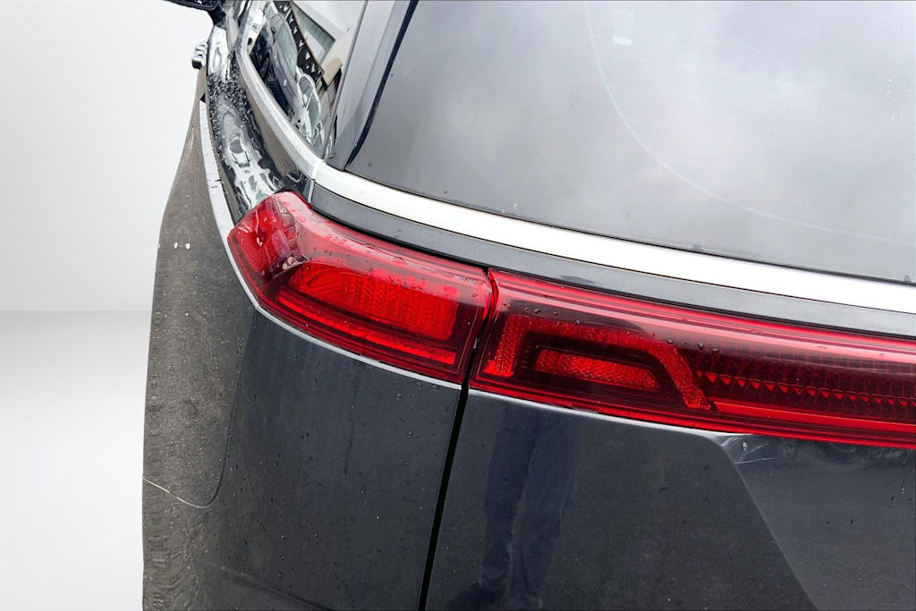 Thumbnail: 2023 Kia Carnival - 32