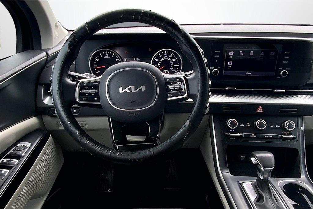 Thumbnail: 2023 Kia Carnival - 14
