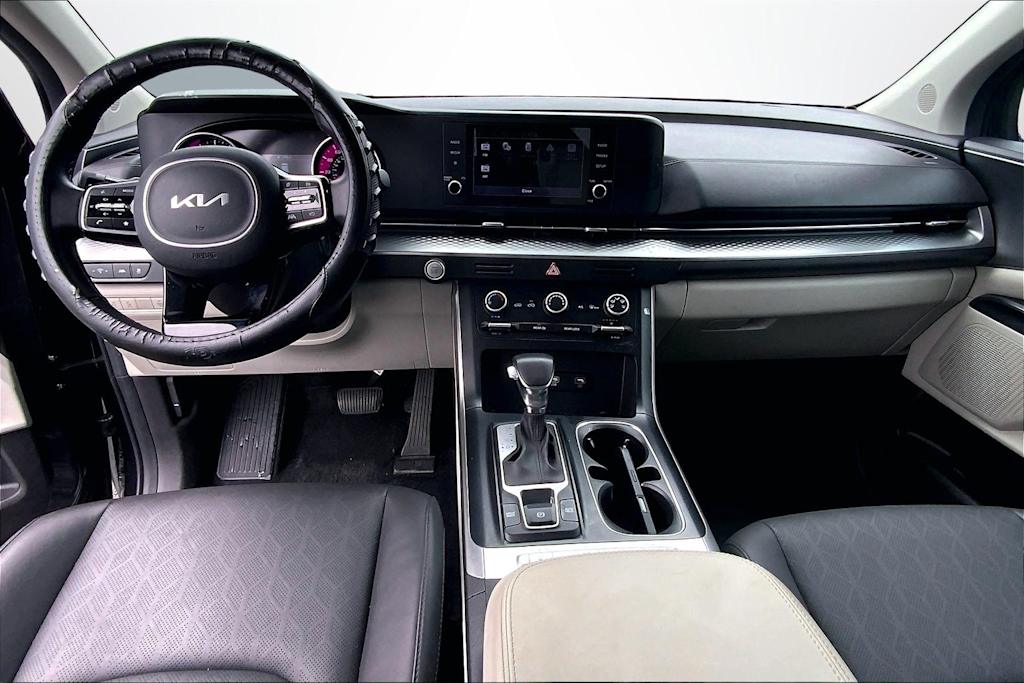 Thumbnail: 2023 Kia Carnival - 10