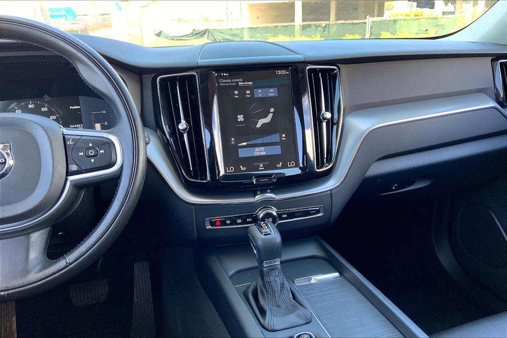 Thumbnail: 2018 Volvo XC60 - 13