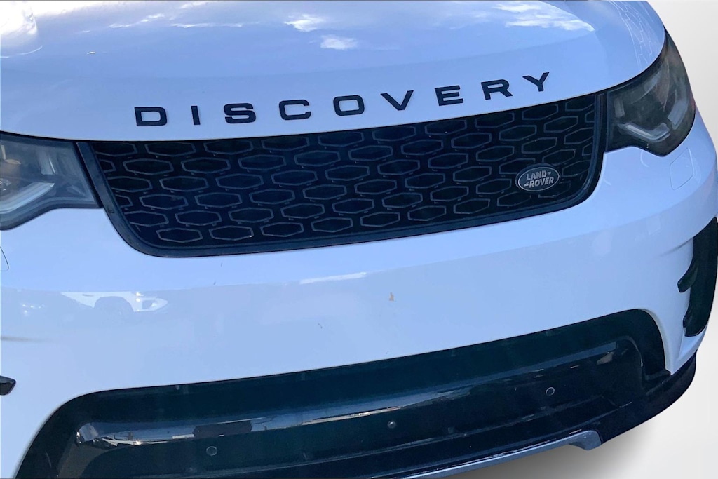 Thumbnail: 2020 Land Rover Discovery - 7