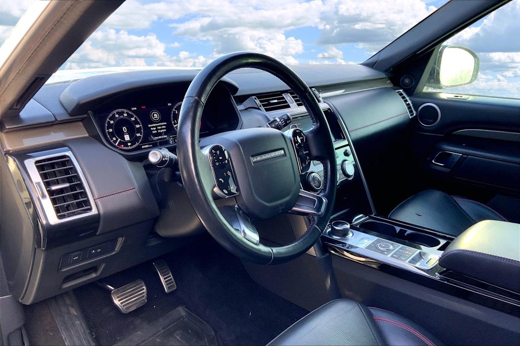 Thumbnail: 2020 Land Rover Discovery - 2