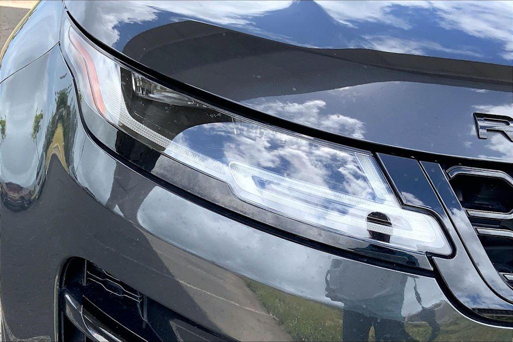 Thumbnail: 2023 Land Rover Range Rover Evoque - 31