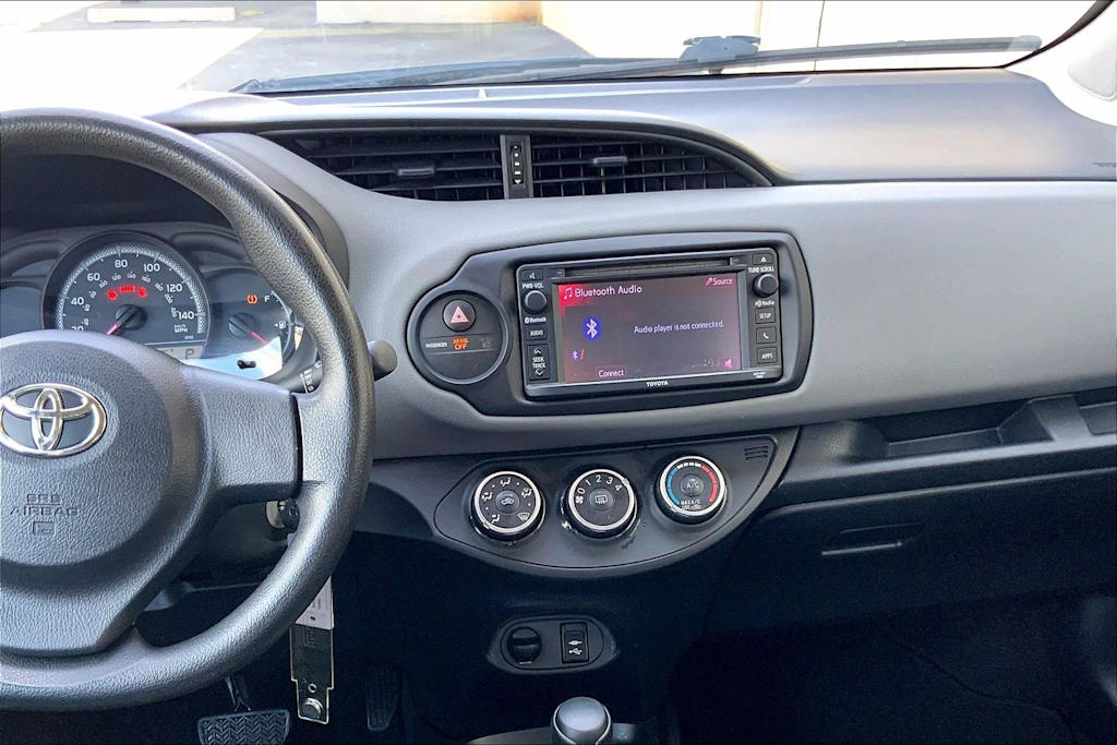 Thumbnail: 2016 Toyota Yaris - 14