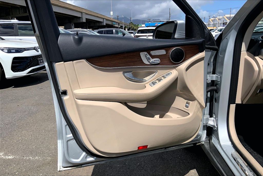 Thumbnail: 2020 Mercedes-Benz GLC - 27