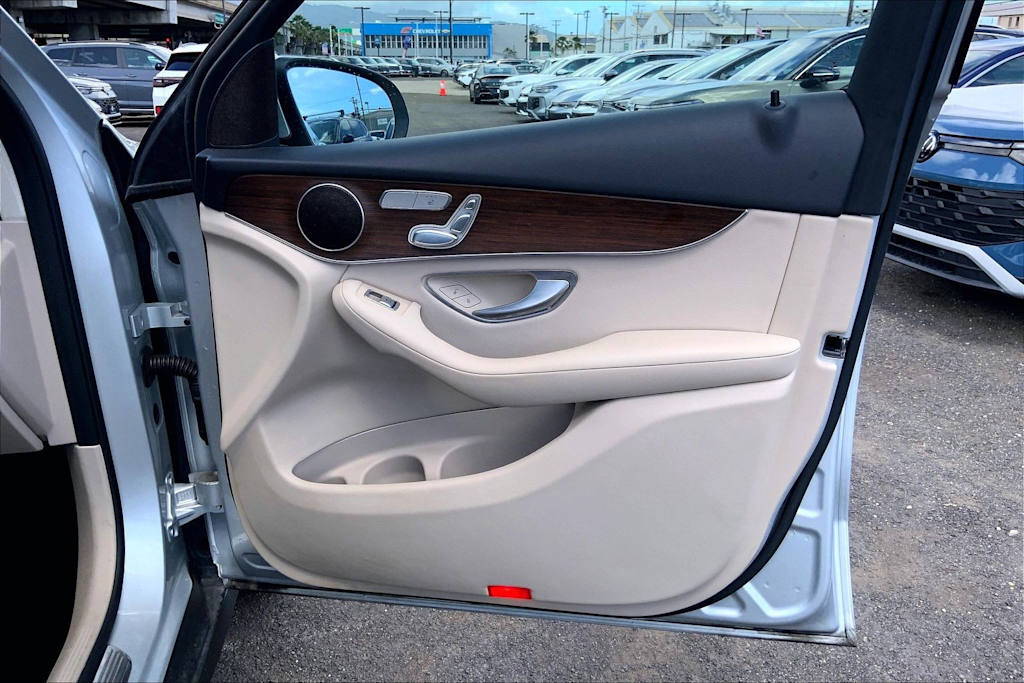 Thumbnail: 2020 Mercedes-Benz GLC - 28