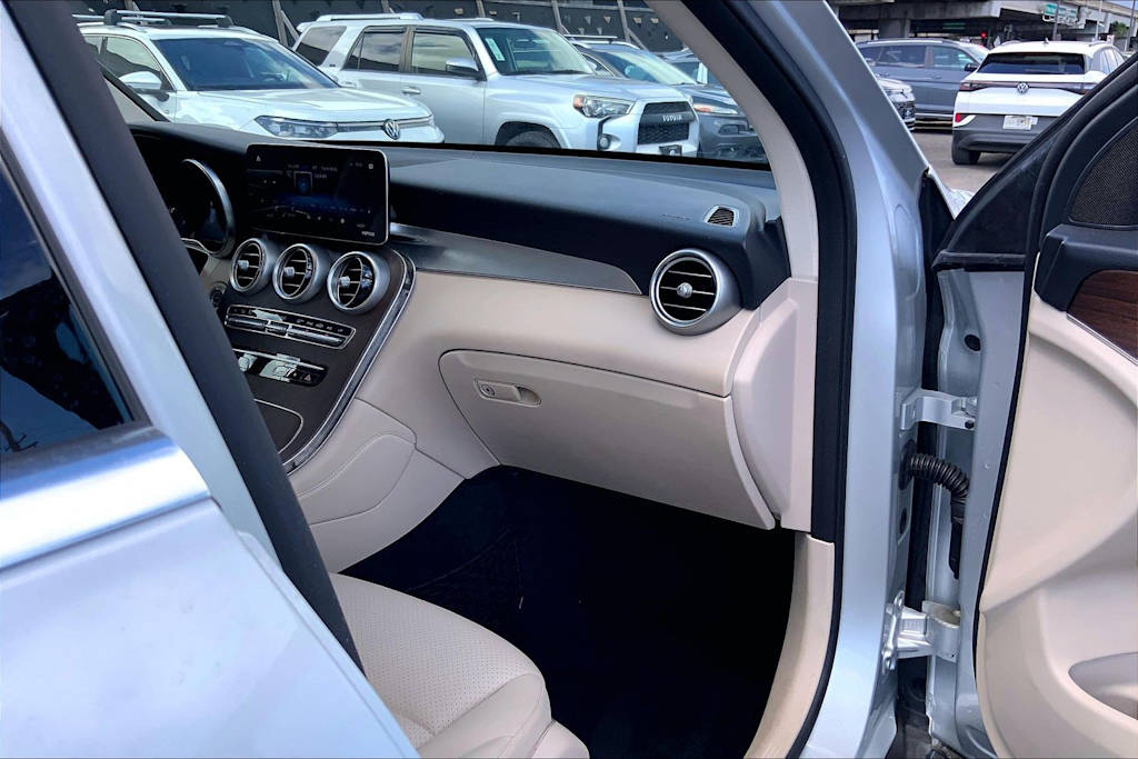 Thumbnail: 2020 Mercedes-Benz GLC - 24