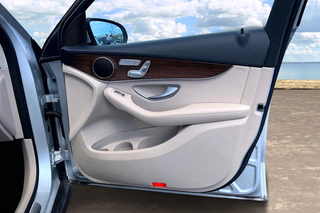 Thumbnail: 2020 Mercedes-Benz GLC - 28
