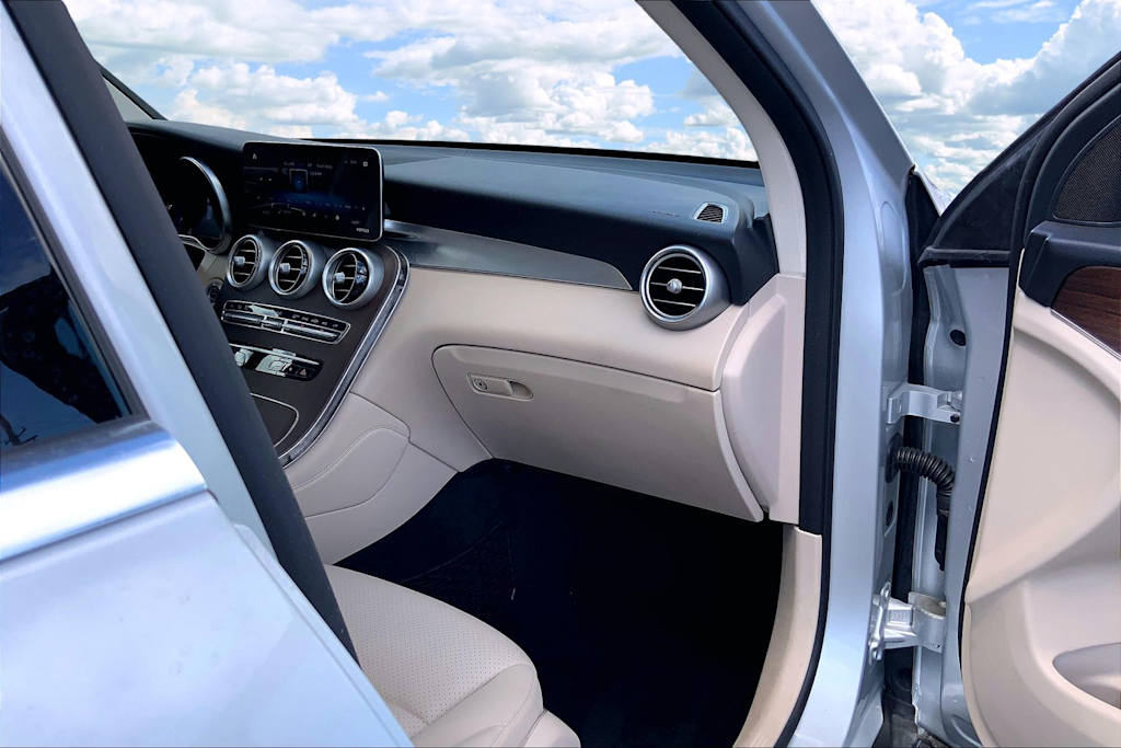 Thumbnail: 2020 Mercedes-Benz GLC - 24