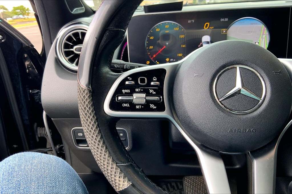 Thumbnail: 2021 Mercedes-Benz GLB - 24