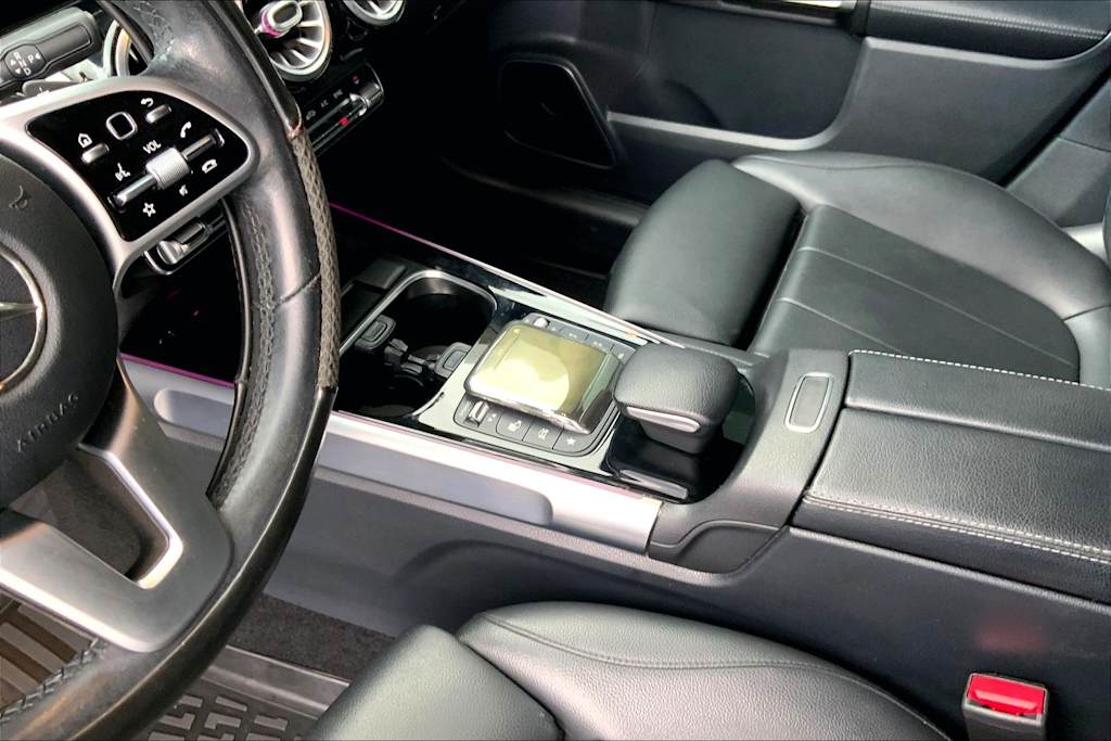Thumbnail: 2021 Mercedes-Benz GLB - 17
