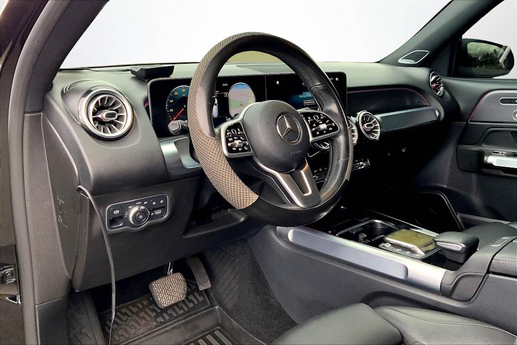 Thumbnail: 2021 Mercedes-Benz GLB - 2