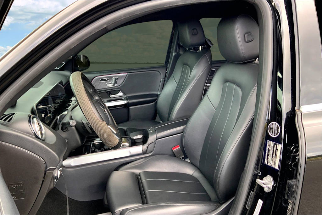 Thumbnail: 2021 Mercedes-Benz GLB - 11