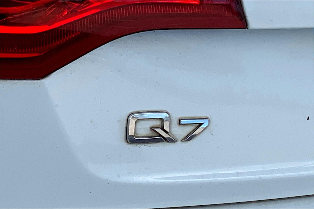 Thumbnail: 2015 Audi Q7 - 7