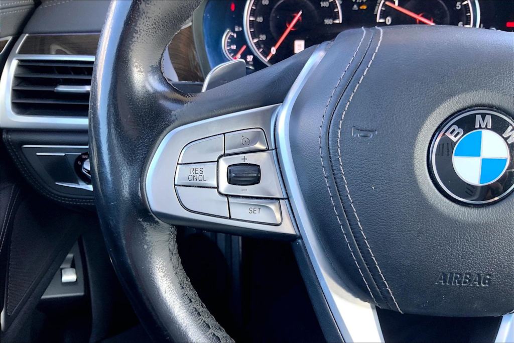 Thumbnail: 2019 BMW 7 Series - 24