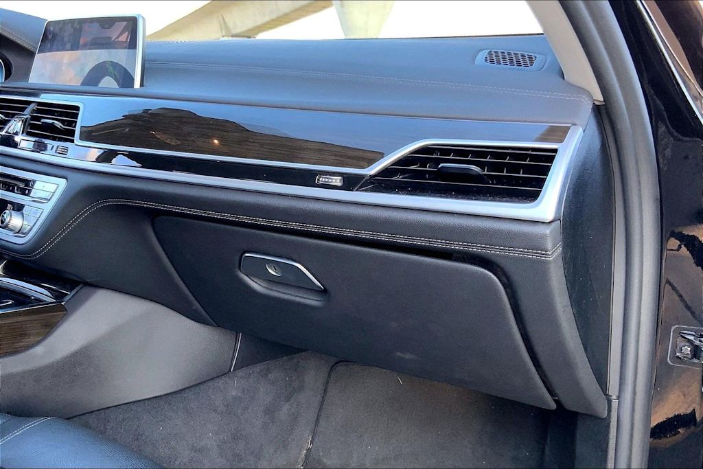 Thumbnail: 2019 BMW 7 Series - 23