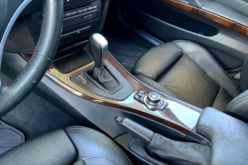 Thumbnail: 2011 BMW 3 Series - 16