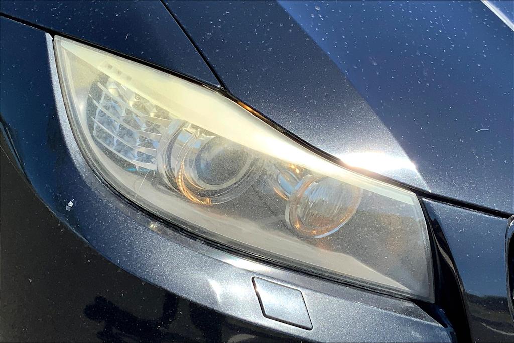 Thumbnail: 2011 BMW 3 Series - 29