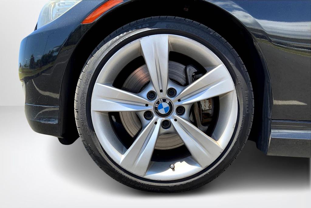 Thumbnail: 2011 BMW 3 Series - 8