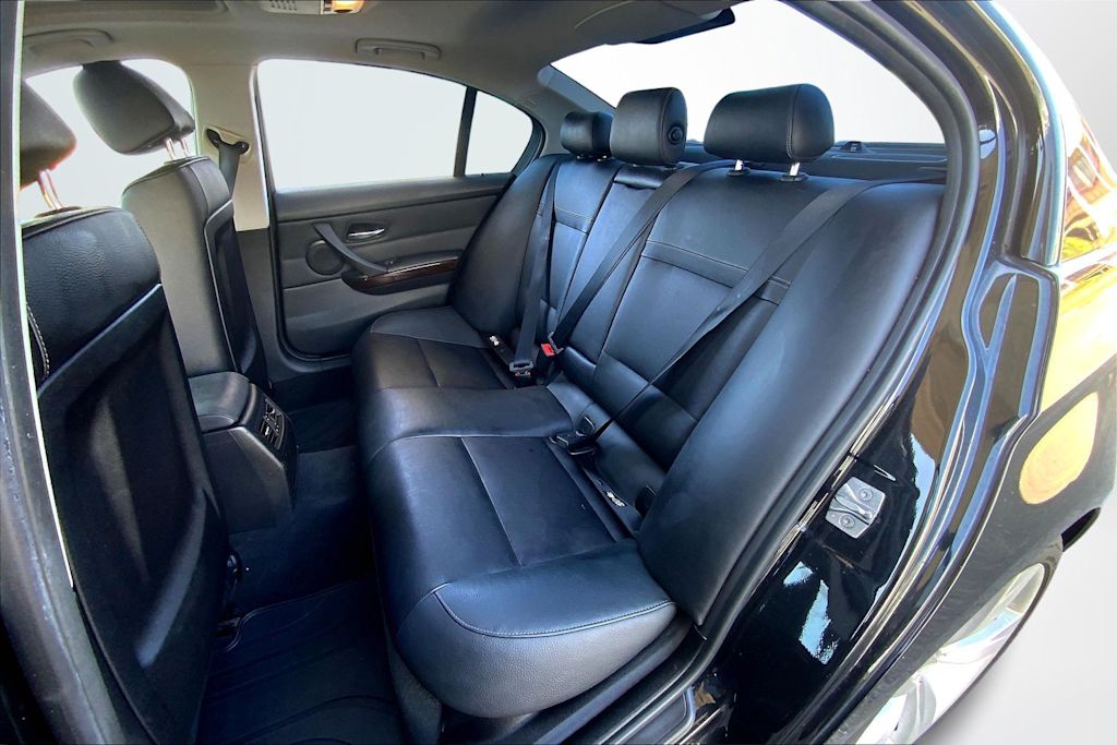 Thumbnail: 2011 BMW 3 Series - 27